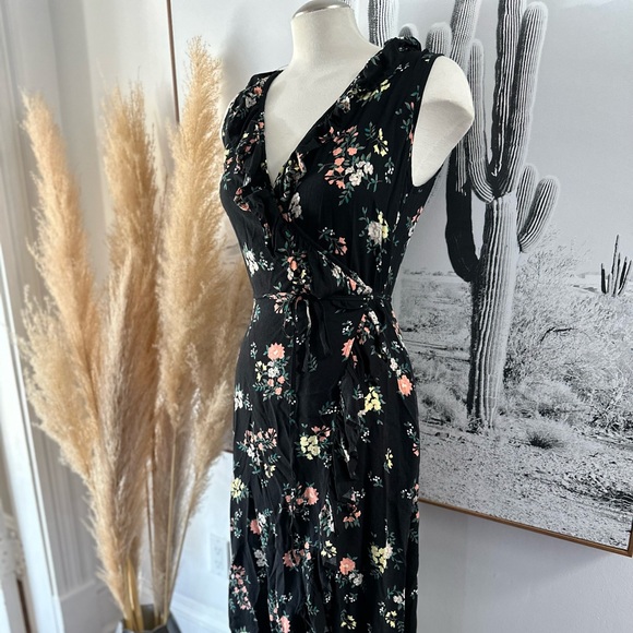 Black dress with floral pattern from Apricot in a size small. Wrap dress! - Picture 4 of 9